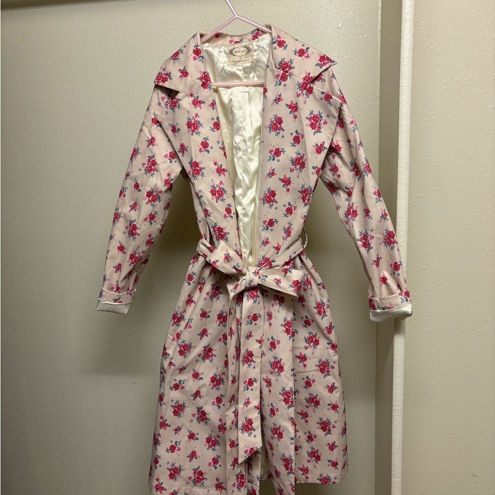 Mia Joy girl’s raincoat.  Floral print with satin lining - Picture 2 of 6